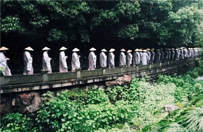 一夜新娘金逸文是什么人 出身高贵的他爱上花溶可惜无缘|beat365官网(图2) beat365亚洲体育官方网站