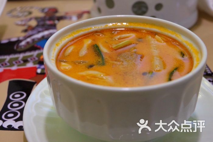 一夜新娘金逸文是什么人 出身高贵的他爱上花溶可惜无缘|beat365官网(图1) beat·365